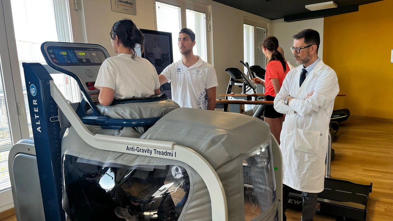 Alcuni momenti della riabilitazione nella palestra di via Gargalone 25