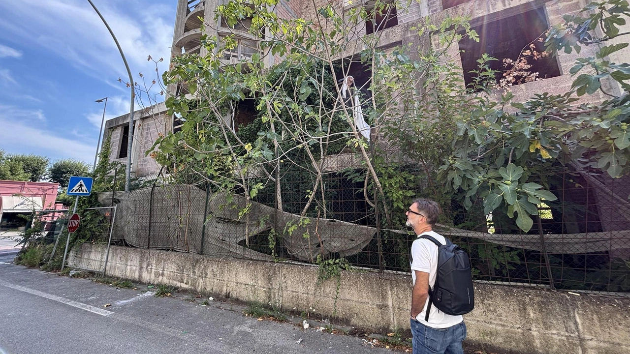 Il palazzo ex Enel nel quartiere stazione