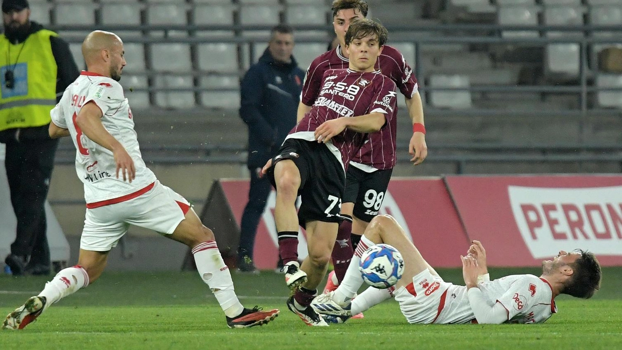 Calcio In Serie B tra un paio di giorni si inizieranno a formalizzare gli accordi. Carrarese, dalle trattative ai contratti. L’imperativo è puntare sugli Under 23