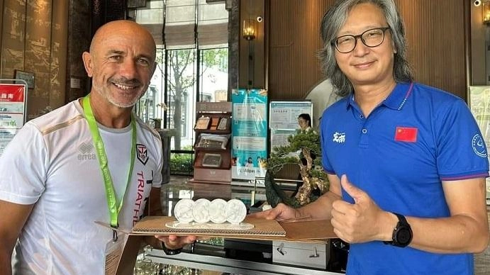 L’evento in notturna nato a Marina di Massa torna sabato sul litorale apuano. Attesi dai molti appassionati 500 sportivi per le gare di nuoto in mare, ciclismo e corsa . L’evento in notturna nato a Marina di Massa torna sabato sul litorale apuano. Attesi dai molti appassionati 500 sportivi per le gare di nuoto in mare, ciclismo e corsa .