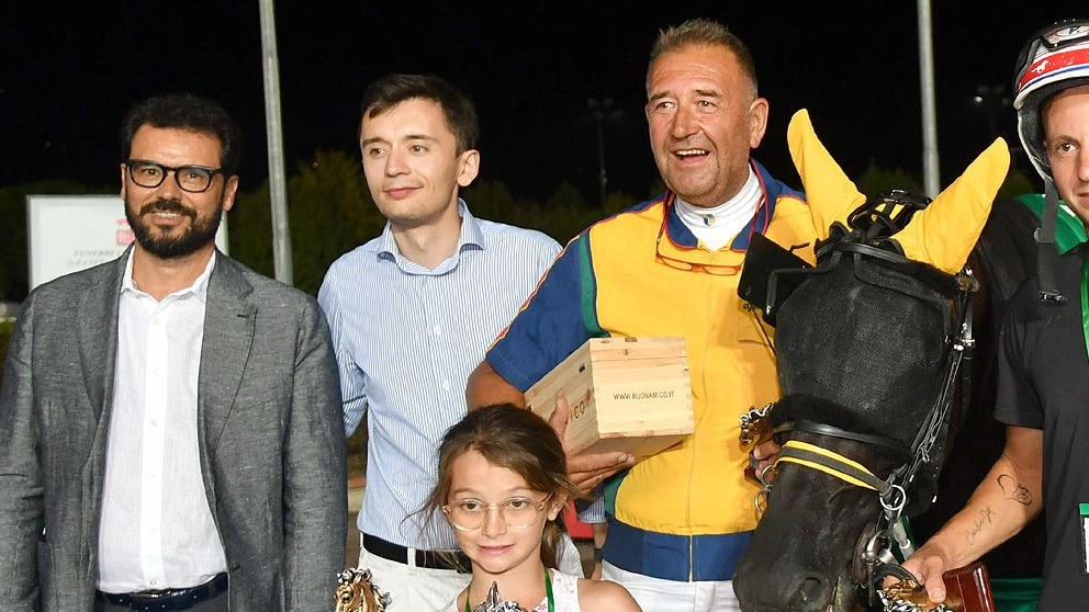 Emozioni a non finire nell’anello: Dany Capar cede soltanto al fotofinish. Primo bersaglio grosso per il guidatore nel trotter termale: il racconto. .