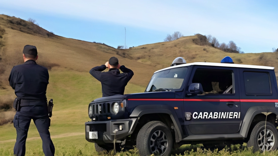 I soccorsi in azione per recuperare marito e moglie smarriti nel bosco I soccorsi in azione per recuperare marito e moglie smarriti nel bosco