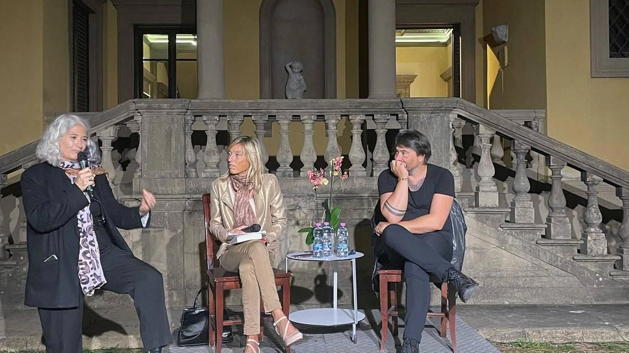 "La neve in fondo al mare". Matteo Bussola presenta. il suo libro a Villa Crastan. "La neve in fondo al mare". Matteo Bussola presenta. il suo libro a Villa Crastan.
