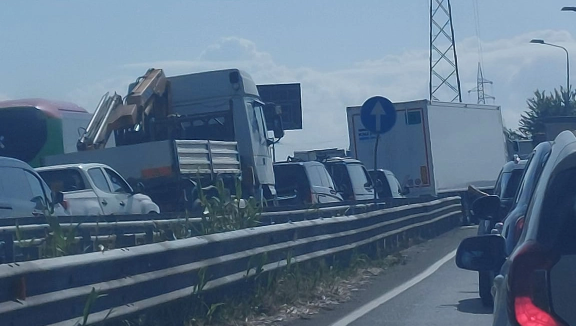 Traffico bloccato in FiPiLi