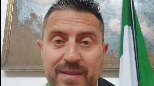 Il sindaco di Paciano (Perugia), Luca Dini (da Facebook)