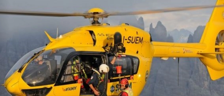 Elicottero in azione: scialpinista spezzino salvato sulle Dolomiti bellunesi