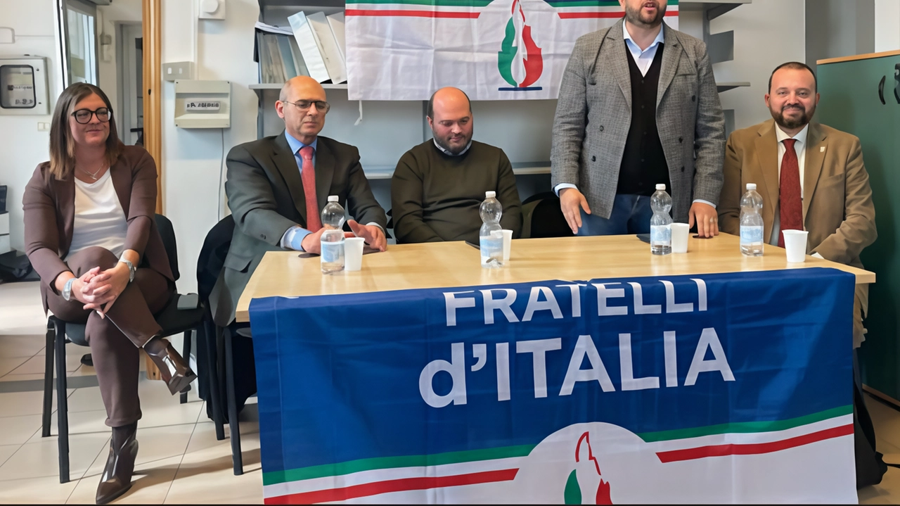 L’eurodeputato di Fratelli d’Italia, Francesco Torselli, ieri a Vinci per l’«emergenza sicurezza» L’eurodeputato di Fratelli d’Italia, Francesco Torselli, ieri a Vinci per l’«emergenza sicurezza»