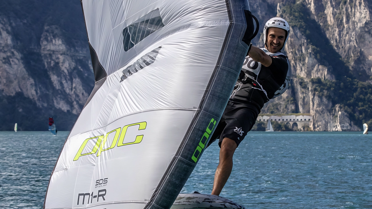 L’imprenditore lunigianese domina nella nuova specialità degli sport acquatici. A ottobre rappresenterà l’Italia ai Mondiali nelle Azzorre L’imprenditore lunigianese domina nella nuova specialità degli sport acquatici. A ottobre rappresenterà l’Italia ai Mondiali nelle Azzorre