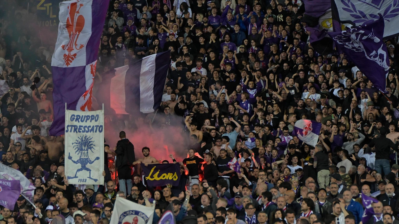Fiorentina, stangata Uefa dopo la notte col Betis. Due gare con alcuni settori chiusi