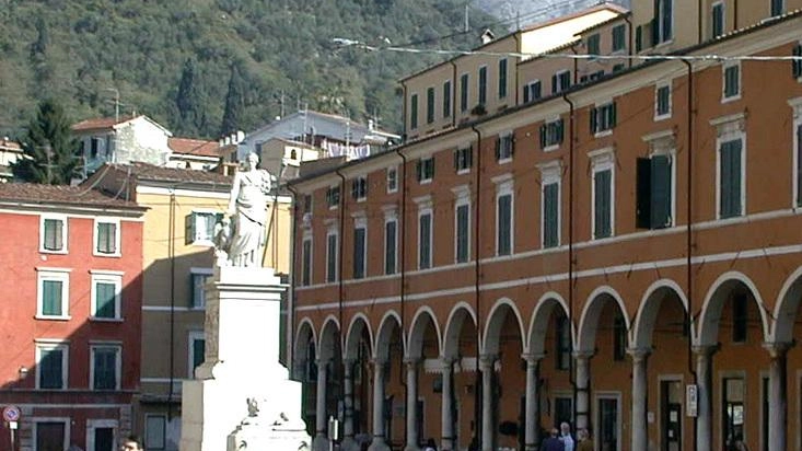 Il centro storico. sarà oggetto di un piano per il rilancio e la riqualificazione Il centro storico. sarà oggetto di un piano per il rilancio e la riqualificazione