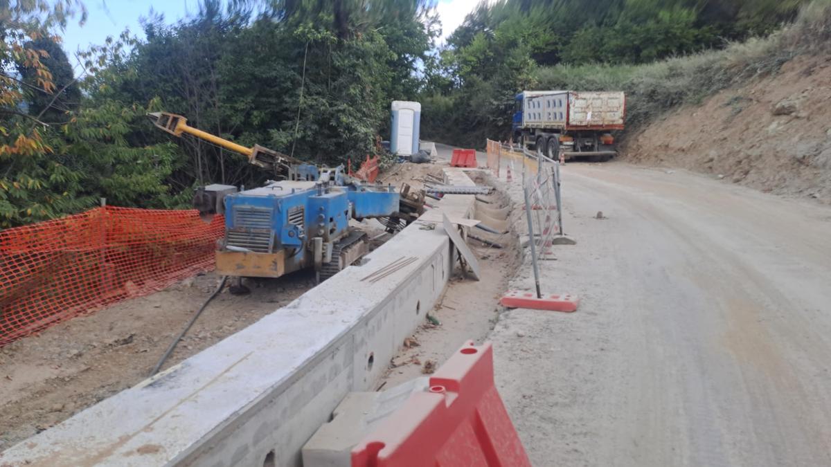 https://www.lanazione.it/image-service/view/acePublic/alias/contentid/YmUzZTMwN2UtYjk5OS00/0/lavori-su-via-montecuccoli.jpeg?f=1.91:1&w=1200