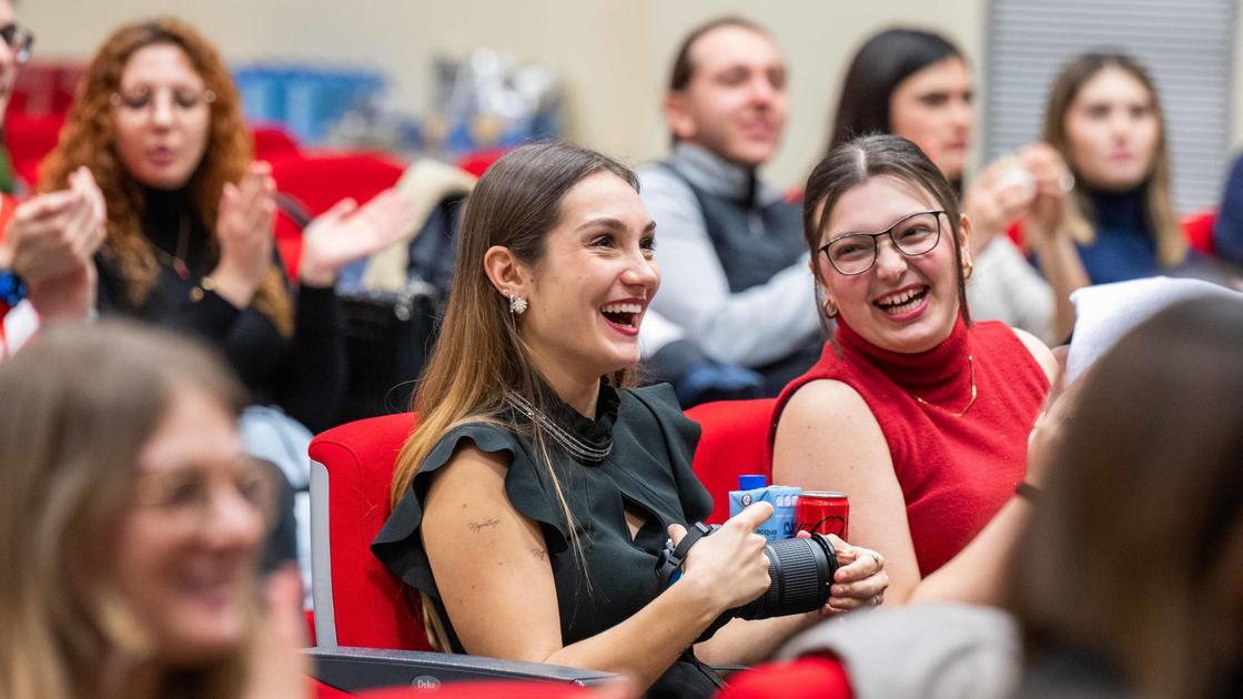 E per il post laurea?. Soluzioni tra big data e maxi emergenze E per il post laurea?. Soluzioni tra big data e maxi emergenze