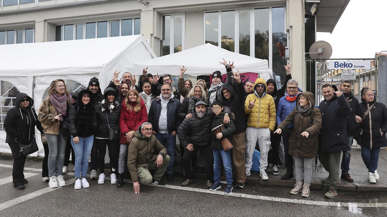 I lavoratori: "Anche questo testimonia la vicinanza alla nostra battaglia" I lavoratori: "Anche questo testimonia la vicinanza alla nostra battaglia"