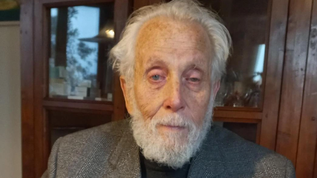 Lorenzo Petracchi spera che quando la Visitazione tornerà, un giorno, nella chiesa restaurata a Carmignano, possano tornare anche gli affreschi dell’ex chiesa di Santo Stefano alle Busche, magari collocati nella chiesa di Comeana Lorenzo Petracchi spera che quando la Visitazione tornerà, un giorno, nella chiesa restaurata a Carmignano, possano tornare anche gli affreschi dell’ex chiesa di Santo Stefano alle Busche, magari collocati nella chiesa di Comeana