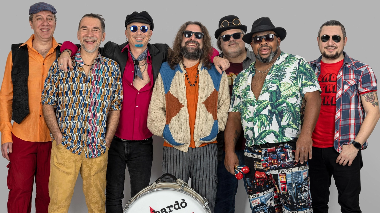 Stasera, alle 21.30, in piazza Matteotti, arrivano le musiche scatenate della Bandabardò con il loro ‘Fandango tour’. Bandabardò è una... Stasera, alle 21.30, in piazza Matteotti, arrivano le musiche scatenate della Bandabardò con il loro ‘Fandango tour’. Bandabardò è una...