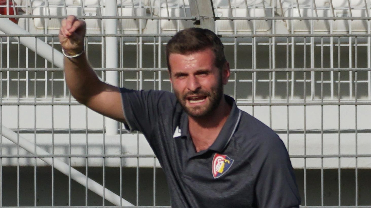 Nico Lelli, allenatore del Montevarchi Nico Lelli, allenatore del Montevarchi