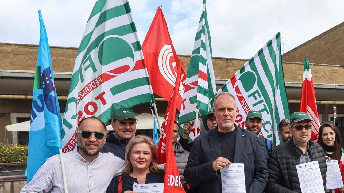 Lo sciopero dei ferrovieri. Alta adesione, tanti disagi Lo sciopero dei ferrovieri. Alta adesione, tanti disagi