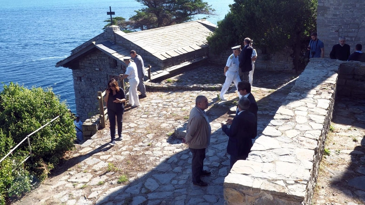 Un’immagine di archivio dell’isola del Tino Un’immagine di archivio dell’isola del Tino