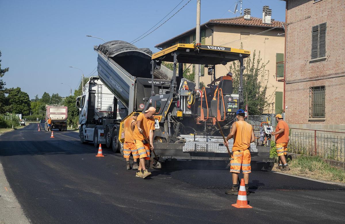 Strade e illuminazione. Il cantiere Crespina