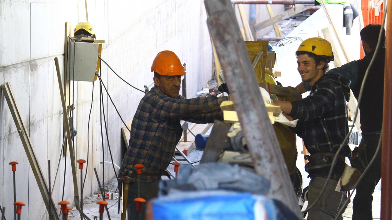 Nuove costruzioni alla Querce. Commissione ad alta tensione