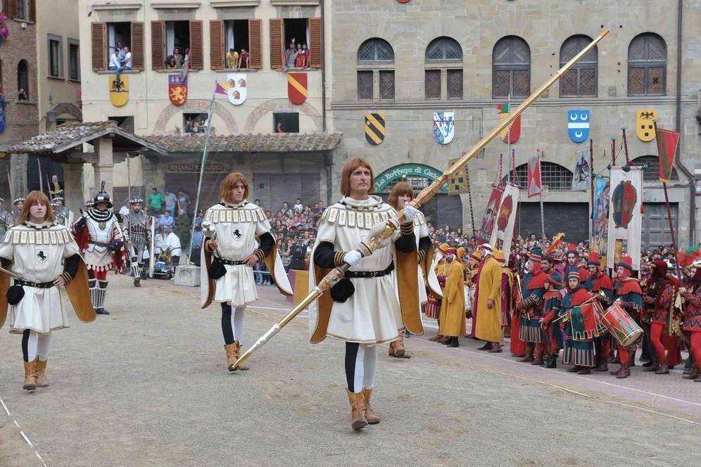 Sabato 21 giugno annullo filatelico al percorso espositivo “I colori della Giostra” Sabato 21 giugno annullo filatelico al percorso espositivo “I colori della Giostra”