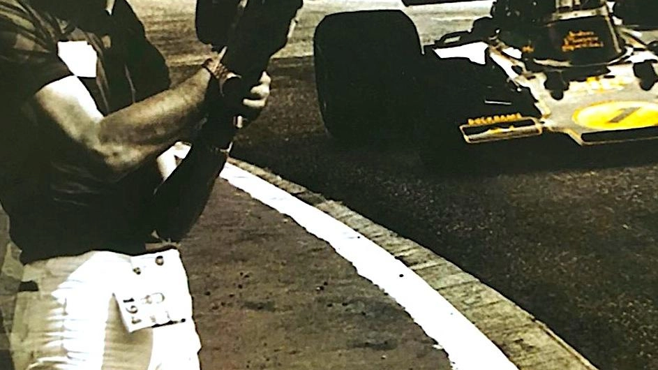 Racconti, foto e filmati storici dei protagonisti della Formula 1. Mercoledì 28 agosto alle 21 Apriti Chiostro propone infatti un... Racconti, foto e filmati storici dei protagonisti della Formula 1. Mercoledì 28 agosto alle 21 Apriti Chiostro propone infatti un...