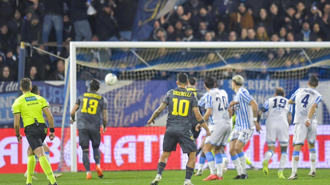 Il gol di Cicerelli su punizione che ha sbloccato il risultato Il gol di Cicerelli su punizione che ha sbloccato il risultato