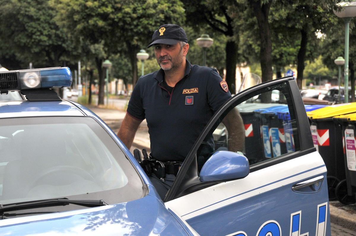 Auto vaga per il paese, a bordo ci sono sei minorenni. Multe per oltre 7mila euro