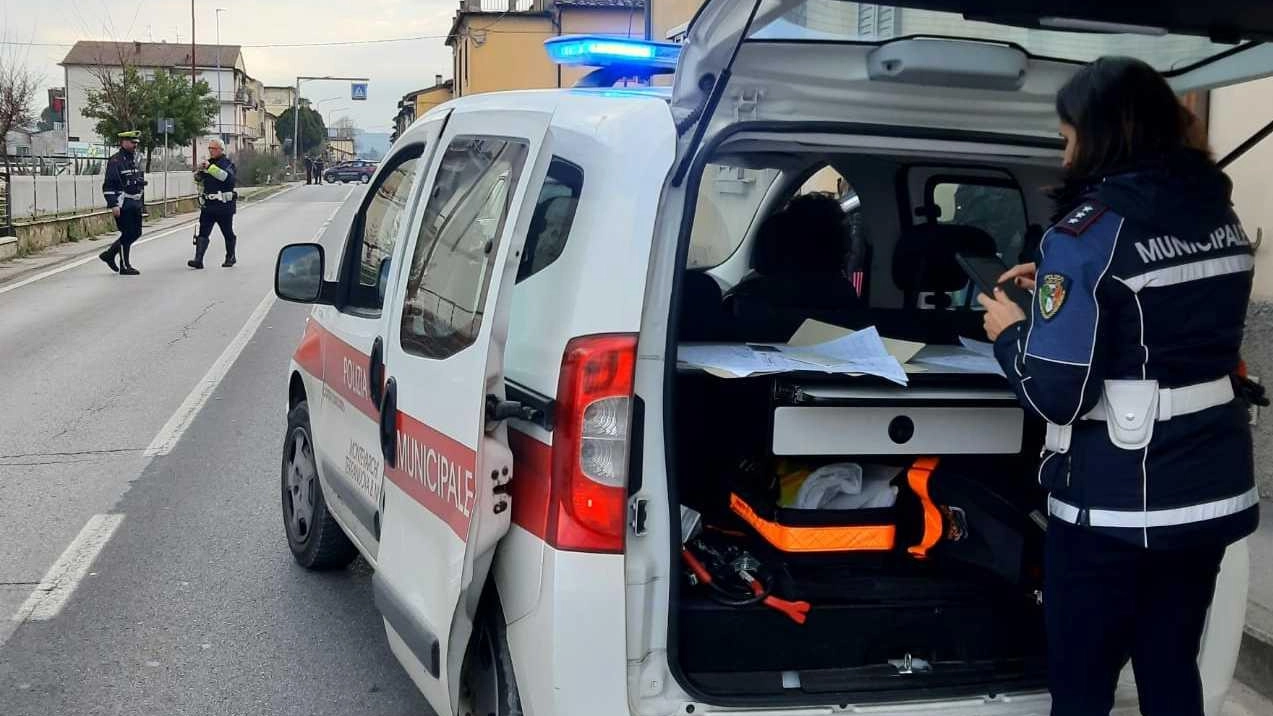 Nel tempo si sono susseguiti interventi di Palazzo Varchi per cercare di limitare la velocità nel lungo rettilineo di via Marconi in direzione di Arezzo Nel tempo si sono susseguiti interventi di Palazzo Varchi per cercare di limitare la velocità nel lungo rettilineo di via Marconi in direzione di Arezzo