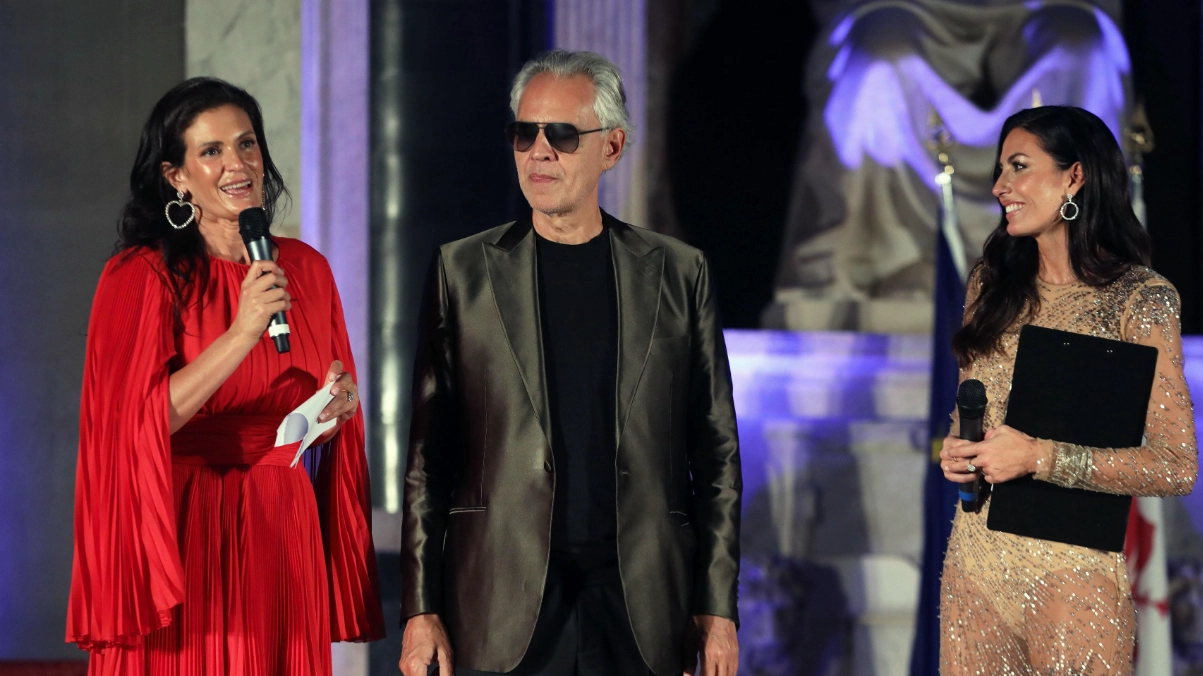 Andrea Bocelli, Veronica Berti Bocelli e Elisabetta Gregoraci (New Press Photo) Andrea Bocelli, Veronica Berti Bocelli e Elisabetta Gregoraci (New Press Photo)