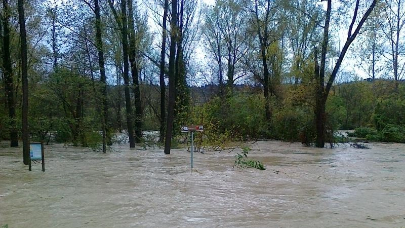 Radda in Chianti: la Pesa a Radda dopo una piena che ha invaso la cassa d’espansione; episodi come questo sono sempre più frequenti in un clima pazzo come quello degli altimi anni Radda in Chianti: la Pesa a Radda dopo una piena che ha invaso la cassa d’espansione; episodi come questo sono sempre più frequenti in un clima pazzo come quello degli altimi anni
