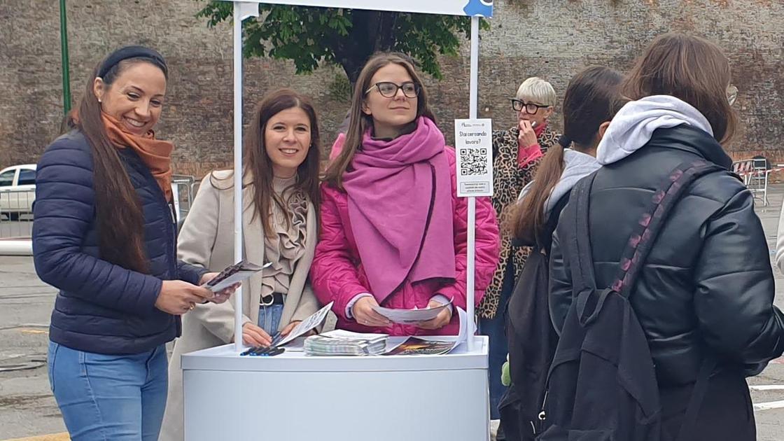 https://www.lanazione.it/image-service/view/acePublic/alias/contentid/YmY5NDc1MzctODI0OS00/0/consulenti-del-lavoro-fa-tappa-a-siena-il-tour-per-lorientamento-occasione-preziosa.jpeg?f=16:9&w=1200&h=630