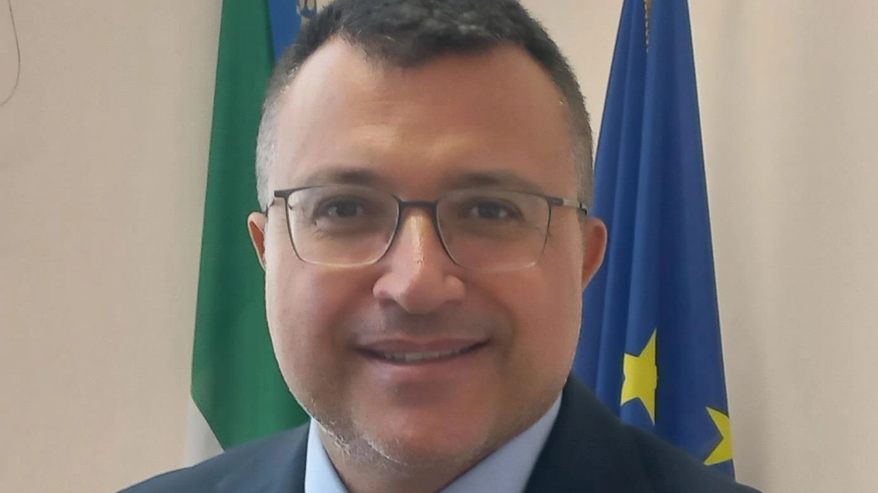 Il dirigente scolastico del «Don Lazzeri-Stagi» Giovanni Fiorillo illustra i. nuovi progetti