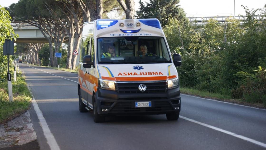 https://www.lanazione.it/image-service/view/acePublic/alias/contentid/YmYwMTQwYTAtNzk3Yi00/0/l-uomo-e-stato-trasportato-in-codice-rosso-all-ospedale-san-donato-di-arezzo-foto-di-repertorio.jpeg?f=16:9&w=1200&h=630