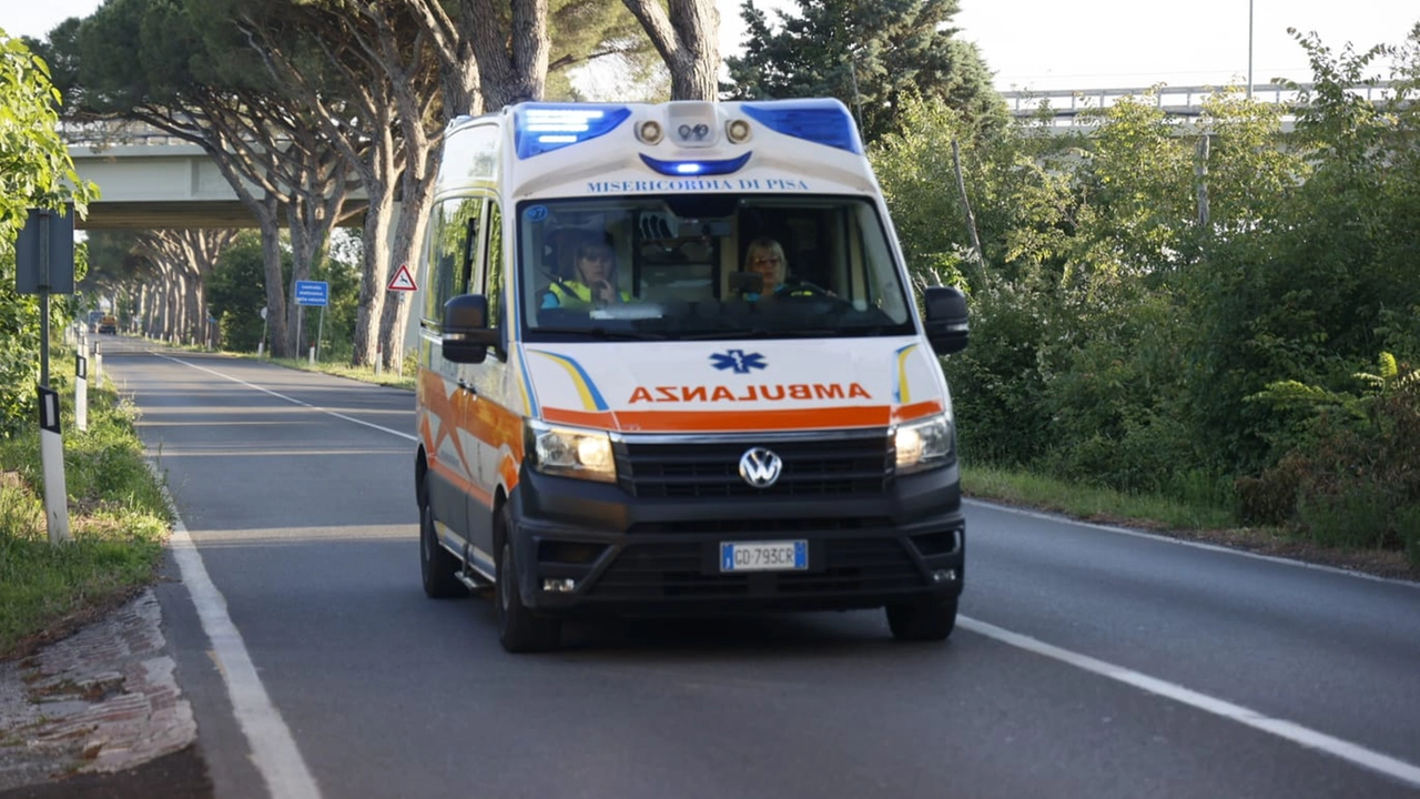 L'uomo è stato trasportato in codice rosso all'ospedale San Donato di Arezzo (Foto di repertorio)