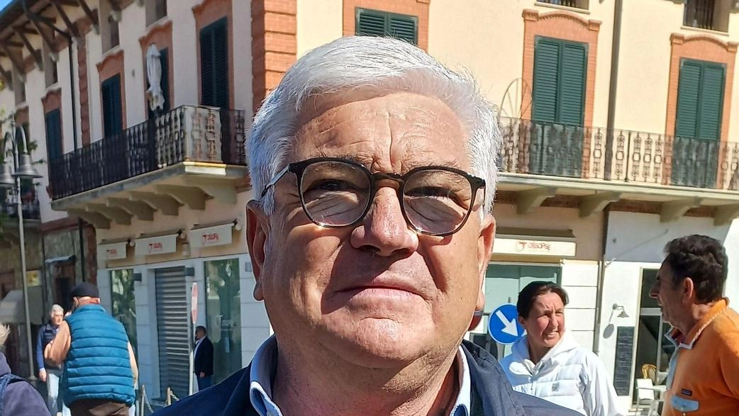 Il presidente del Consorzio mare Versilia Francesco Verona critica l’Arpat Il presidente del Consorzio mare Versilia Francesco Verona critica l’Arpat