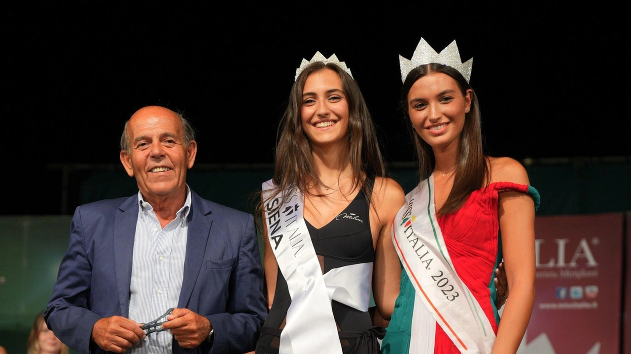 La semifinale e la passerella delle reginette nel cortile della Fortezza Medicea . La semifinale e la passerella delle reginette nel cortile della Fortezza Medicea .