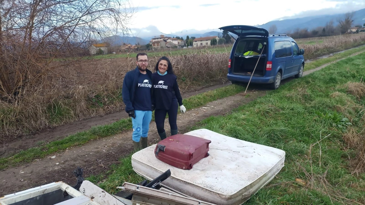 Irene Dell’Amico: "Ci vorrebbero multe salate e miriadi di telecamere per fermare l’inciviltà. Ringraziamo i volontari, con loro si fa la differenza". L’appello a unirsi alle prossime campagne per tutelare l’ambiente. Irene Dell’Amico: "Ci vorrebbero multe salate e miriadi di telecamere per fermare l’inciviltà. Ringraziamo i volontari, con loro si fa la differenza". L’appello a unirsi alle prossime campagne per tutelare l’ambiente.
