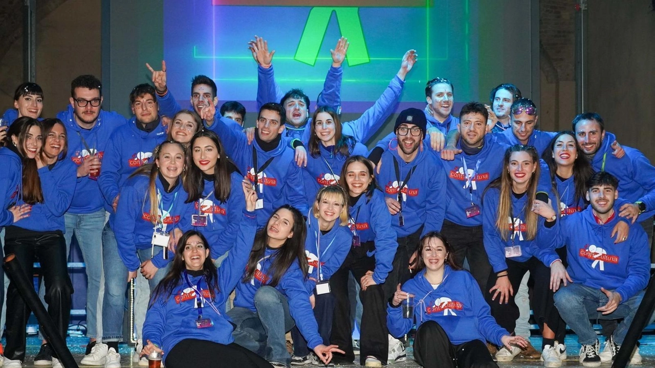 I ragazzi e le ragazze del gruppo ‘Controcultura’ saranno ancora protagonisti martedì prossimo per il tradizionale spettacolo in piazza dell’ultimo dell’anno I ragazzi e le ragazze del gruppo ‘Controcultura’ saranno ancora protagonisti martedì prossimo per il tradizionale spettacolo in piazza dell’ultimo dell’anno