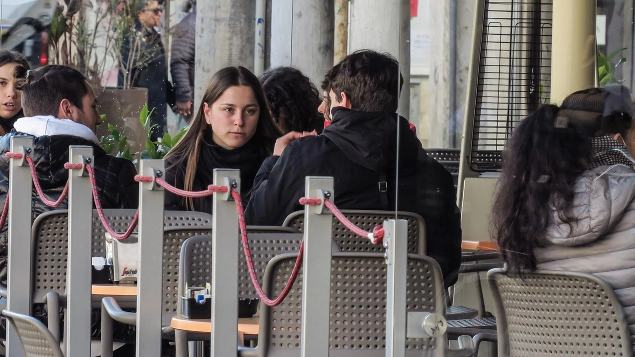 Il dehors di un locale Il dehors di un locale