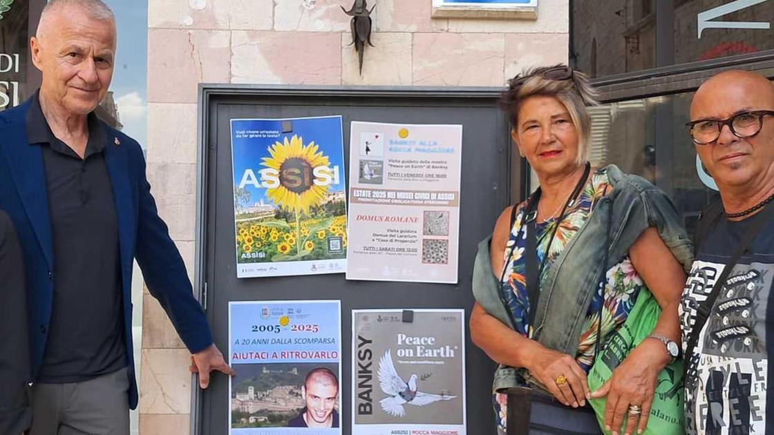 I genitori sui luoghi frequentati dal figlio: "L’abbraccio del ritorno è il sogno che ci scalda“