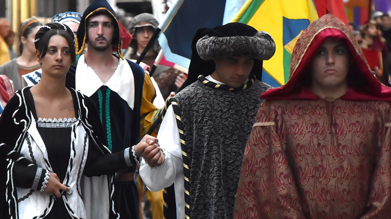 Saranno circa 500 figuranti provenienti da tutta la provincia che fra domani e domenica sfileranno nel centro storico cittadino per ’A spasso nel Medioevo’