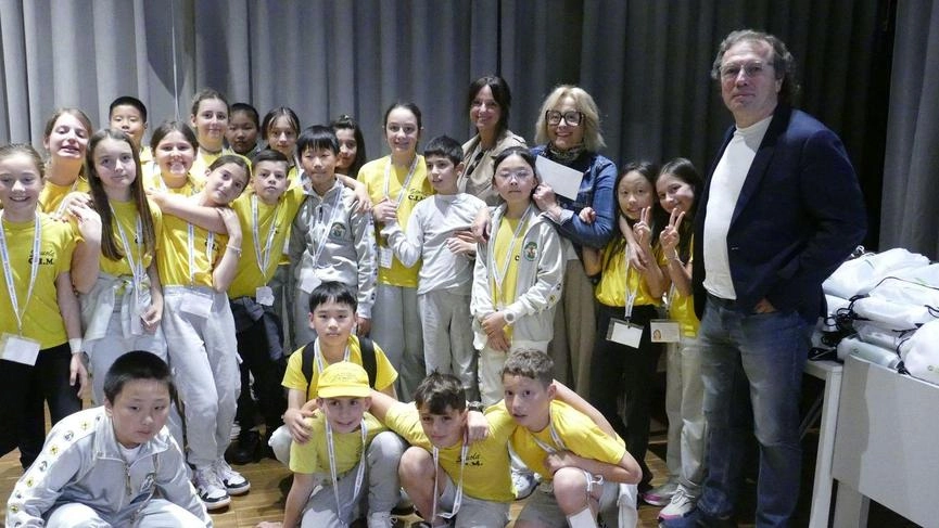 Ieri mattina la cerimonia finale alla Camera di commercio con una partecipazione straordinaria. "Ragazzi, siete il nostro futuro". Ieri mattina la cerimonia finale alla Camera di commercio con una partecipazione straordinaria. "Ragazzi, siete il nostro futuro".