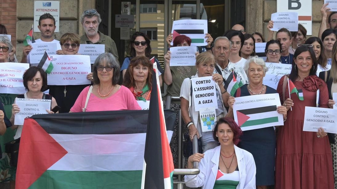 Molti hanno voluto manifestare la propria solidarietà al popolo palestinese: "Massacro inaccettabile" Molti hanno voluto manifestare la propria solidarietà al popolo palestinese: "Massacro inaccettabile"