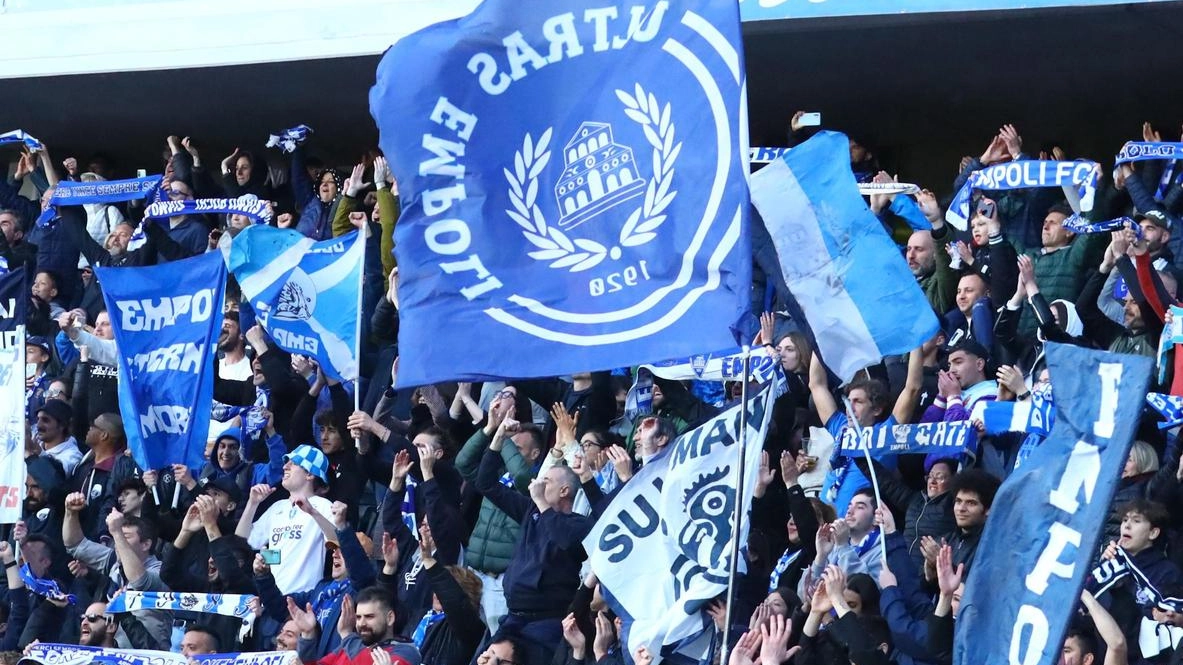 Assalto ai tagliandi fin da lunedì: esauriti molti settori del Castellani. Portale in tilt. E adesso la vendita è riservata solo ai residenti in Toscana. Allo stadio oltre 12mila spettatori, la maggior parte di fede empolese. . Assalto ai tagliandi fin da lunedì: esauriti molti settori del Castellani. Portale in tilt. E adesso la vendita è riservata solo ai residenti in Toscana. Allo stadio oltre 12mila spettatori, la maggior parte di fede empolese. .