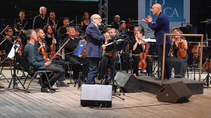 L’attore e comico spezzino Dario Vergassola presterà la voce allo spettacolo teatrale ’Pierino e il lupo’ L’attore e comico spezzino Dario Vergassola presterà la voce allo spettacolo teatrale ’Pierino e il lupo’