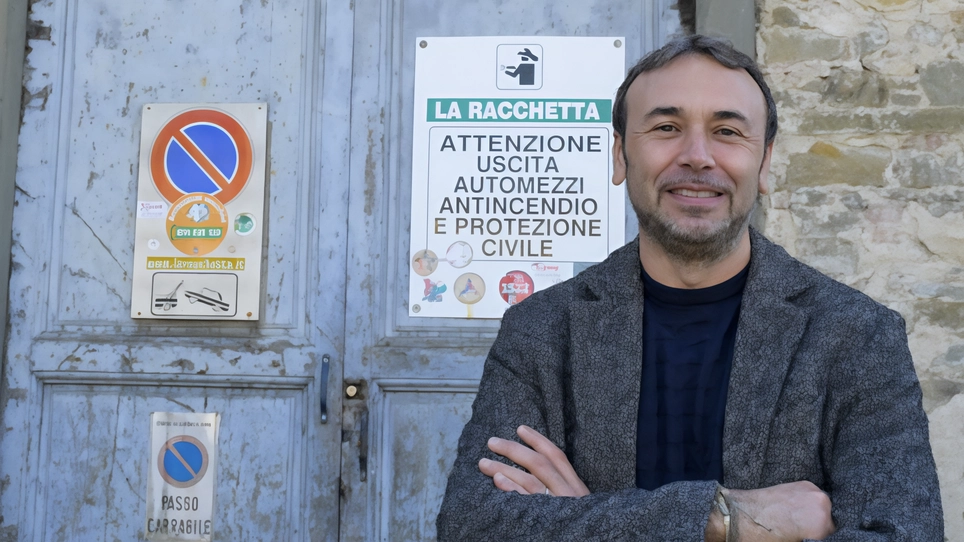 Il sindaco di Lastra a Signa, Emanuele Caporaso, davanti agli ex Macelli pubblici Il sindaco di Lastra a Signa, Emanuele Caporaso, davanti agli ex Macelli pubblici