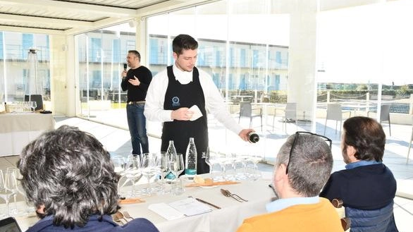 Tornerà lunedì 27 gennaio, per il secondo anno consecutivo, tra le sale del Principino Eventi la kermesse “Vernaccia in Versilia“,... Tornerà lunedì 27 gennaio, per il secondo anno consecutivo, tra le sale del Principino Eventi la kermesse “Vernaccia in Versilia“,...