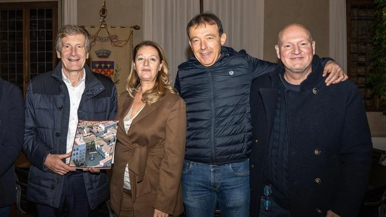 L’ex-pilota di F1 Thierry Boutsen ricevuto in Comune nelo scorso fine settimana. dopo aver. visitato la nostra città