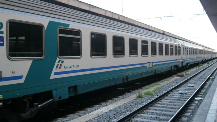 Ennesima denuncia via social. La tratta presa di mira è la linea Viareggio-Firenze, in particolare da Lucca a Montecatini